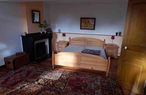 Alaigne House | Cozy country house with a cozy yard and shady garden