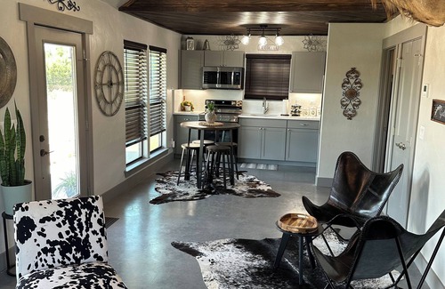 Kerrville House | Cozy country retreat! Centrally located between Fredericksburg and Kerrville.