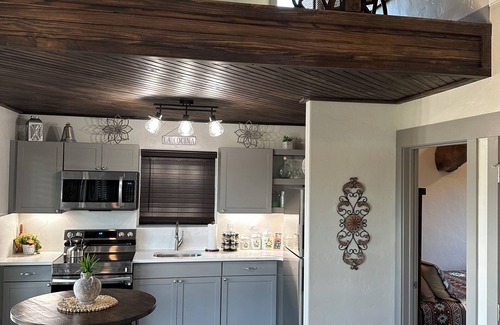 Kerrville House | Cozy country retreat! Centrally located between Fredericksburg and Kerrville.