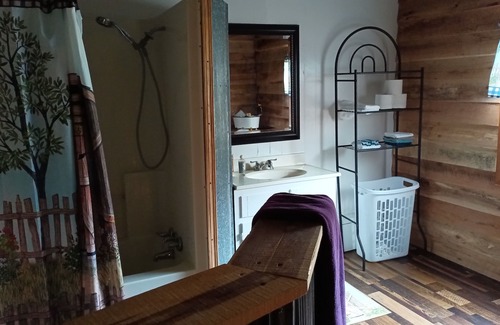 Kingston Other | Cozy Country Rustic Retreat! Relax or enjoy the Great Outdoors!