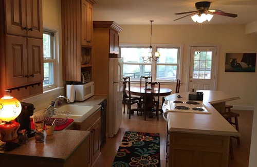 Lexington Cottage | Cozy Country Setting on 10 acres w/fishing pond, tennis and pickleball