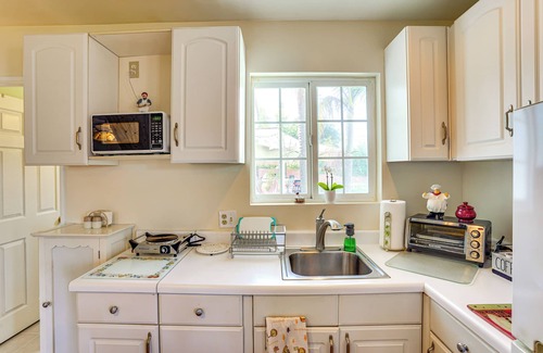 Southwest Anaheim Apartment | Cozy Couple's Oasis w/Pool: 3 Mi to Disneyland!