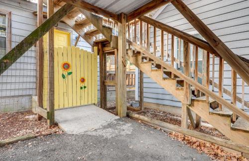 Canyon Lake Apartment | Cozy Couples Cottage with View Near Canyon Lake!