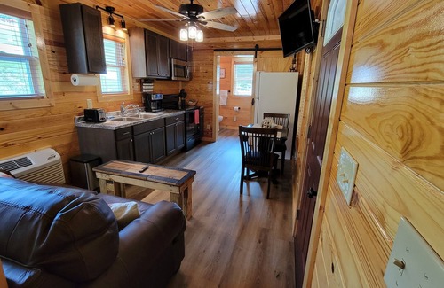 Lucas House | Cozy Cove. A cozy one bedroom tiny home.