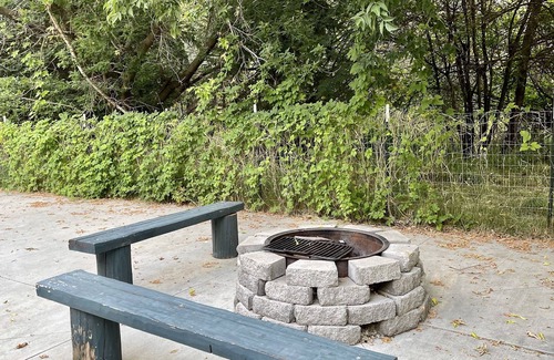 Darby Cabin | Cozy Creek Log Cabin - 2 Br 1 Ba with seasonal creek, fruit trees and wildlife
