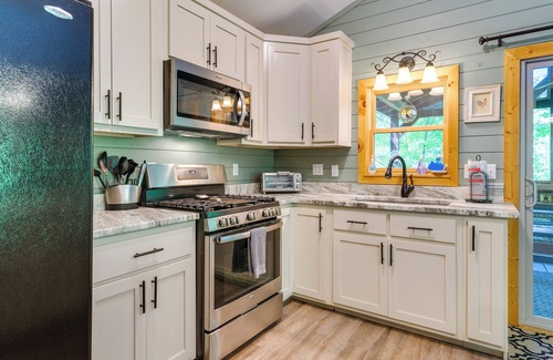 Hayesville Cabin | Cozy Creekside Cabin w/Fire Pit & Views!