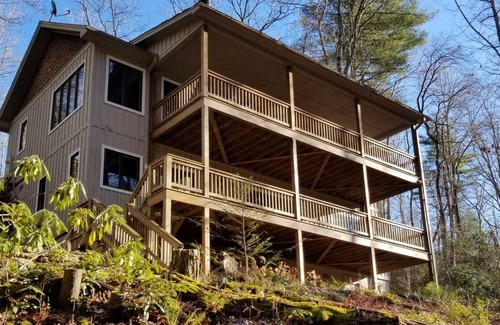 Sapphire Cottage | Cozy Creekside Cottage - RELAX by the Creek