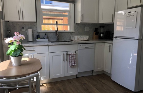 Crown Hill House | Cozy Crown Hill Cottage with Private Backyard Cabana near Carkeek Park