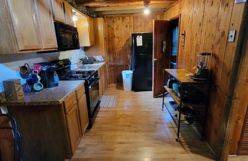 Crystal House | Cozy Crystal Cabin with Lake Access