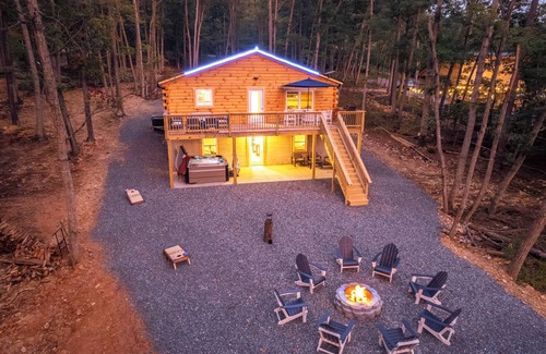 Shenandoah Cabin | Cozy Cub Den - Brand Cabin Retreat for Nature Lovers in Shenandoah