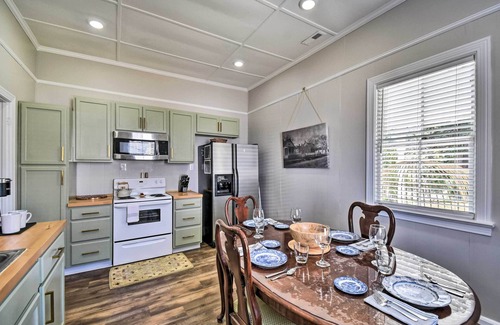 Currituck House | Cozy Currituck Home w/Fire Pit near Ferry!