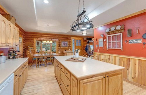 Williams Cabin | Cozy Custom Cabin In The Pines-Williams AZ