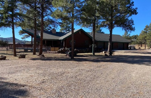 Williams Cabin | Cozy Custom Cabin In The Pines-Williams AZ
