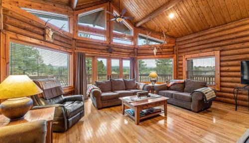 Williams House | Cozy Custom Cabin In The Pines-Williams AZ