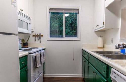 Enterprise House | Cozy/cute townhouse- fenced yard minutes from Ft. Novosel