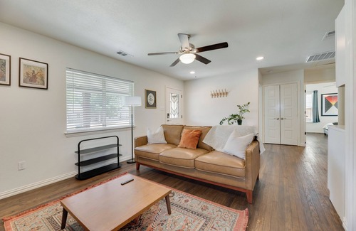 Oak Cliff House | Cozy Dallas Spot - Minutes from Downtown and Bishops Arts!