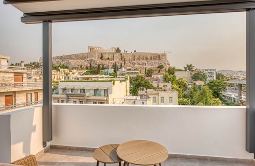Makrigianni Apartment | Cozy Deck Roof Apt at the Foothills of Acropolis