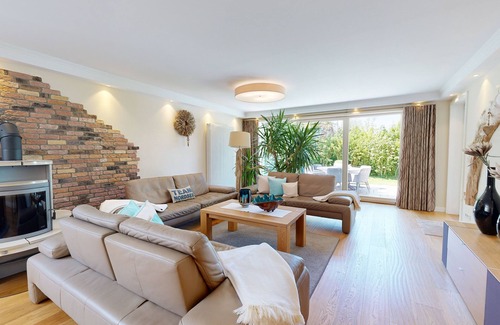 Borkum House | Cozy deluxe vacation home with terrace, garden, parking space and sauna