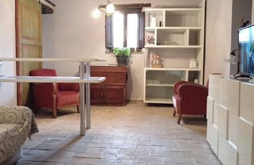 Umbertide Apartment | Cozy detached house in the historic center of Umbertide indoor garden