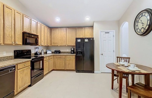 Davenport House | Cozy Disney Getaway 3BR Home + Private Pool Oasis