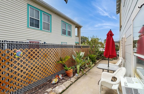 San Jacinto House | Cozy dog-friendly home with kitchenette, WIFI, patio and great location