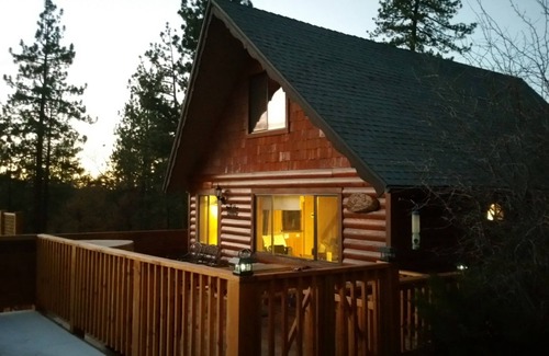 Moonridge Cabin | Cozy Dog Friendly Cabin, Sunset/Star Views from Hot Tub. Air Conditioning!