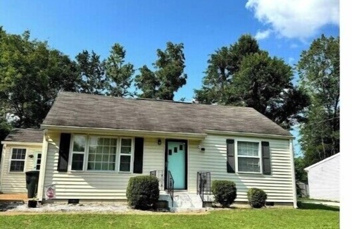 Cloverhill House | Cozy Donelson Cottage