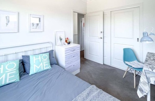 Clayton South House | Cozy Double Bed Shared Bathroom Stay @Clayton