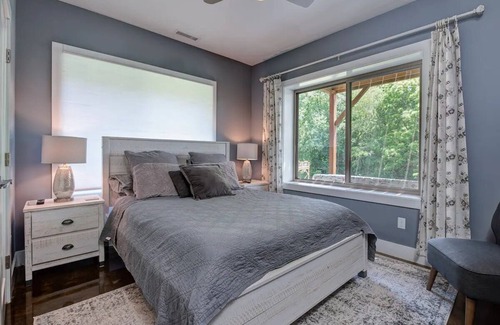 Asheville Apartment | Cozy Downstairs 2 Bedroom Suite in West Asheville