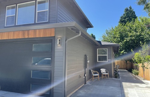 Lincoln Apartment | Cozy Downtown Apartment 2br/1bth