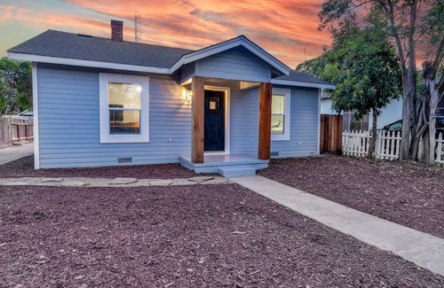 Merced Cottage | Cozy Downtown Cottage