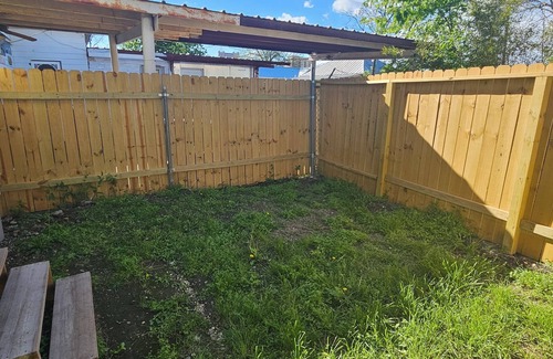 Near East Side House | Cozy Downtown Duplex