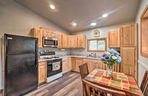 Soldotna Cabin | Cozy Downtown Soldotna Cabin: Dogs Welcome!