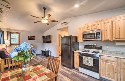 Soldotna Cabin | Cozy Downtown Soldotna Cabin: Dogs Welcome!