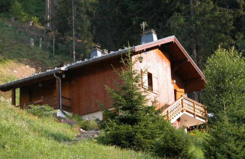 Beaufort Apartment | Cozy duplex for 5/6 people in Arêches-Beaufort, ski-in/ski-out