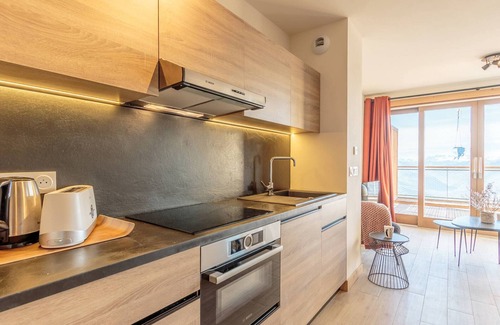 Arc-1600 Apartment | Cozy duplex with pool and spa, ski-in/ski-out