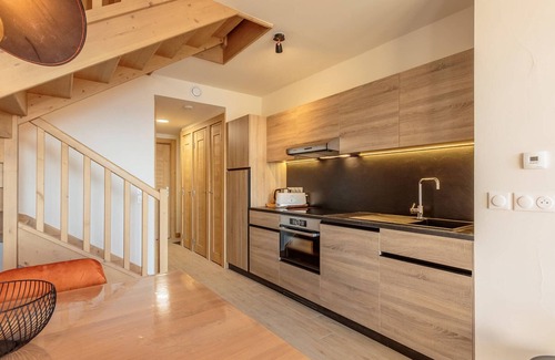 Arc-1600 Apartment | Cozy duplex with pool and spa, ski-in/ski-out