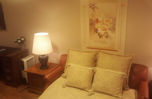 West Des Moines Apartment | Cozy Duplex in a Safe Quiet Residential Neighborhood