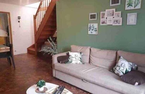 Nogent-l'Artaud Apartment | Cozy duplex, Nogent station on site