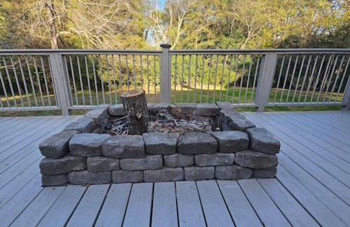 Fort Mill Condo | Cozy Duplex with Fire Pit Near Restaurants & Shops in Fort Mill. Pets Welcome.