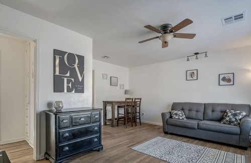 Edmond House | Cozy Edmond bungalow