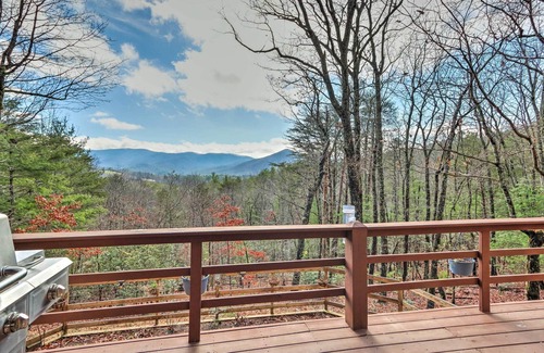 Ellijay Cabin | Cozy Ellijay Cabin w/ Deck & Mountain Views