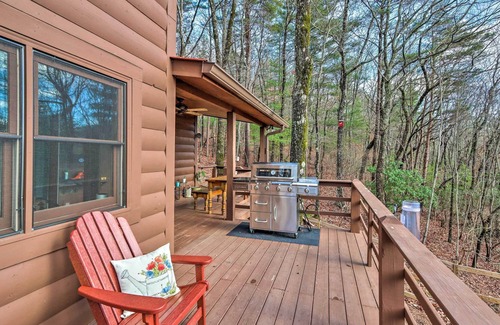 Ellijay Cabin | Cozy Ellijay Cabin w/ Deck & Mountain Views