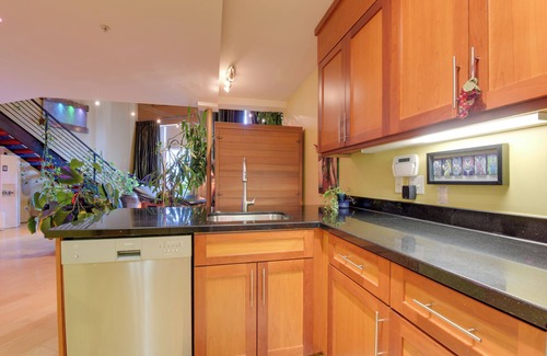 Longfellow Apartment | Cozy Emeryville Studio, Near Beaches & Parks!