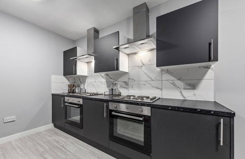 Feltham West Apartment | Cozy Ensuite Room In Feltham Hearthrow London Tw13