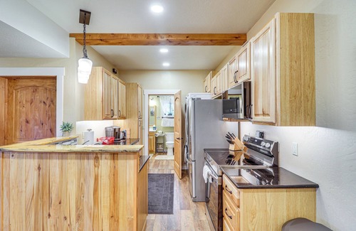 Eureka House | Cozy Eureka Getaway - Hike, Bike, Hunt & Fish!