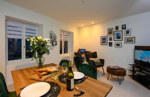 Montbeliard Apartment | COZY F2 40m2 Appartement Climatisé Château