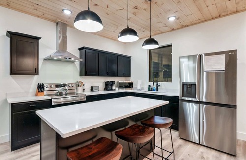 Sevierville Cabin | Cozy Fall Retreat | Luxurious stay, Pool + Hot Tub