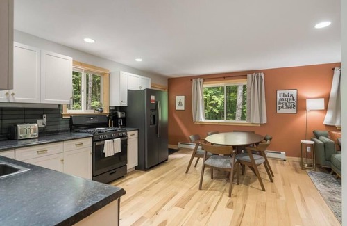 Harbor Springs House | Cozy Fall Retreat with Firepits! Near Tunnel of Trees, 30 Mins to Mackinac Ferry