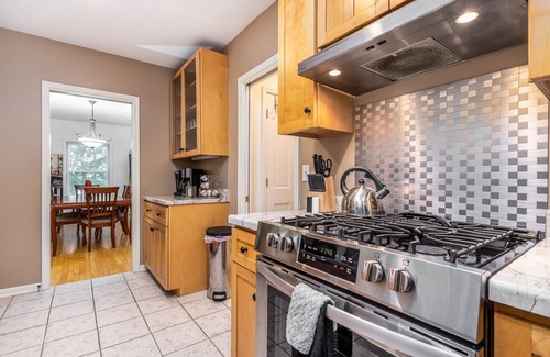 Galena House | Cozy Fall Stroll 2 Town ~ Farmhouse Feel, Pet Friendly, Wildlife all around!